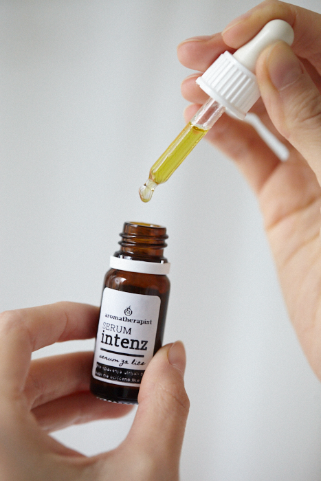 Aromatherapist_Intenz_Serum_za_Suvu_Kozu1.png