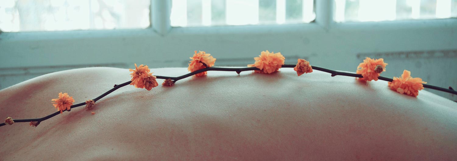 koza i cvece za prirodnu kozmetiku aromatherapist